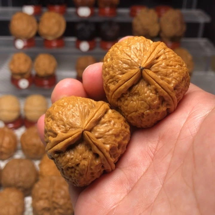 文玩核桃把件8铁三角