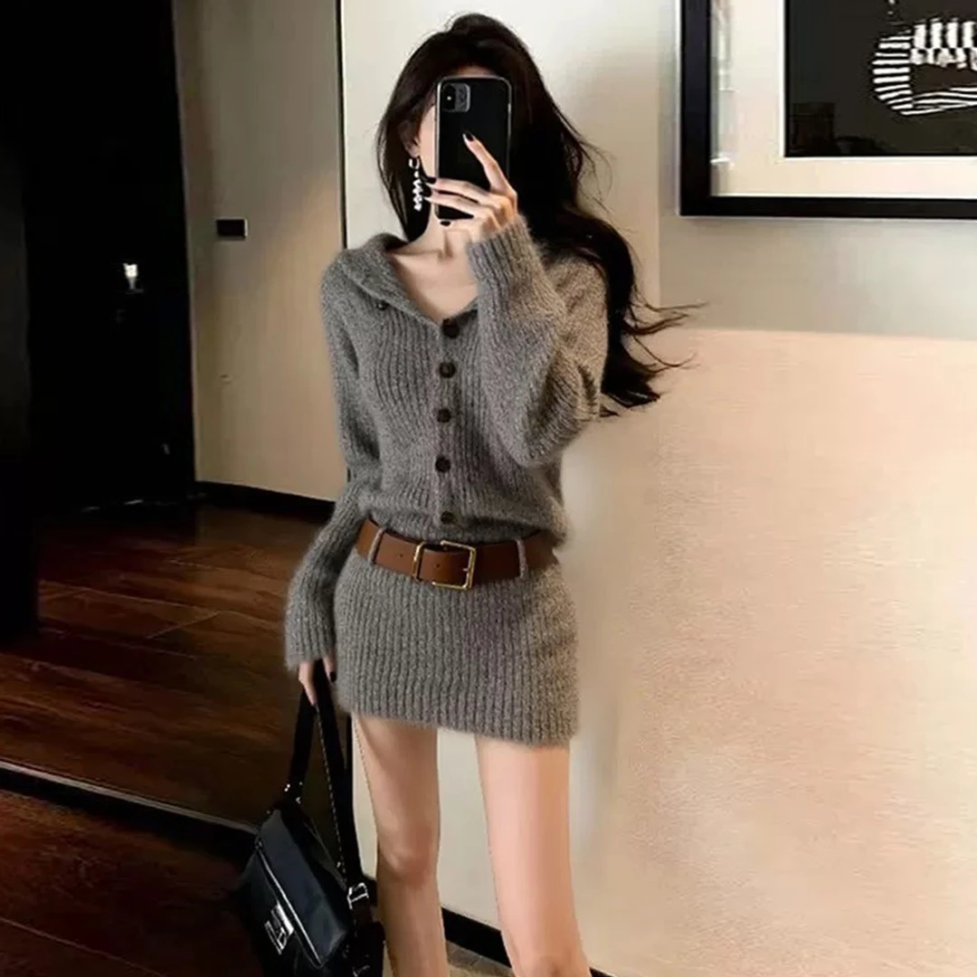 慵懒风灰色针织包臀连衣裙女2025秋冬新款收腰毛衣短裙小个子气质
