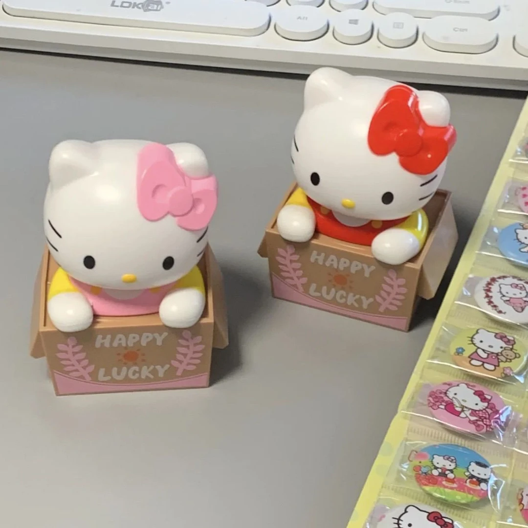 hellokitty车载饰品摆件太阳能凯蒂猫汽车中控台装饰摆件可爱装饰