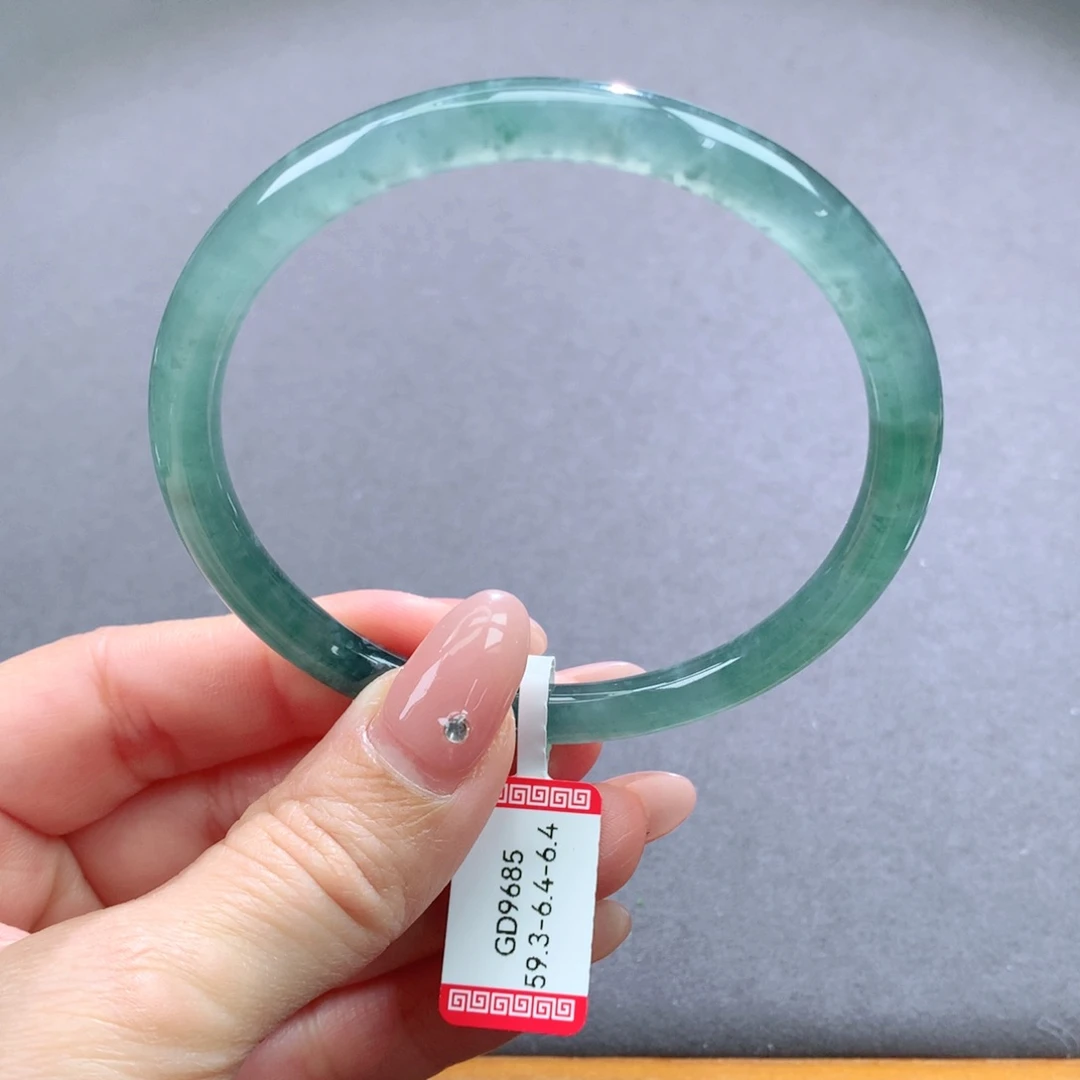 翡翠手镯未镶嵌天然翡翠手镯