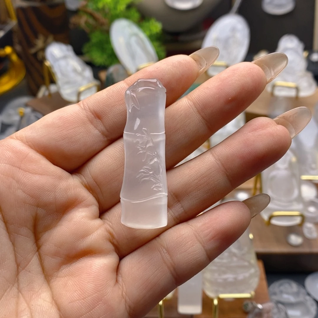 石英质玉颈饰未镶嵌同**苦