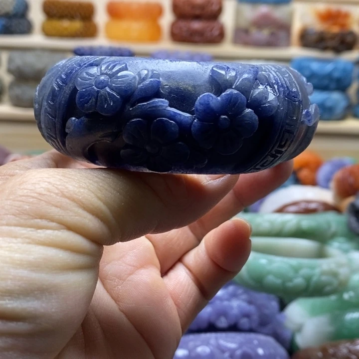 未镶嵌手镯石英质玉