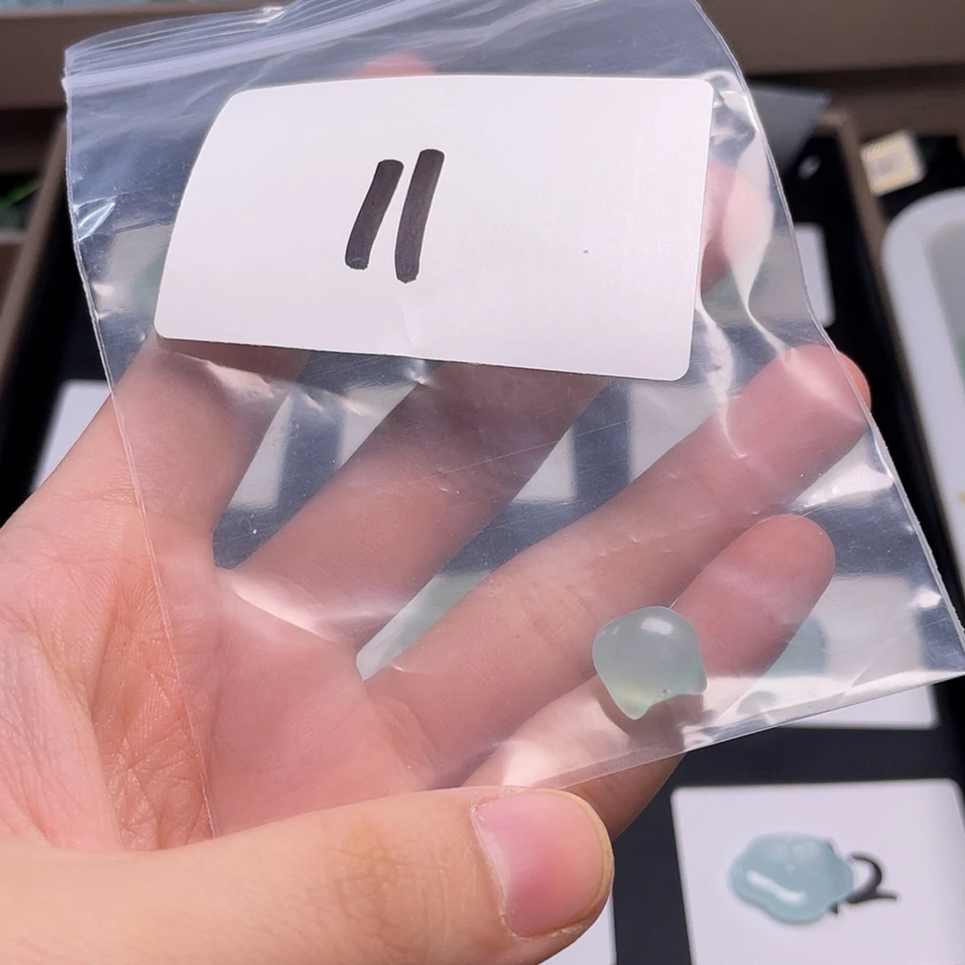 猫***师蛇纹石玉未镶嵌颈饰