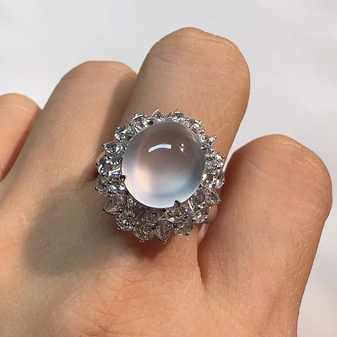 翡翠18K金镶嵌戒指蛋面