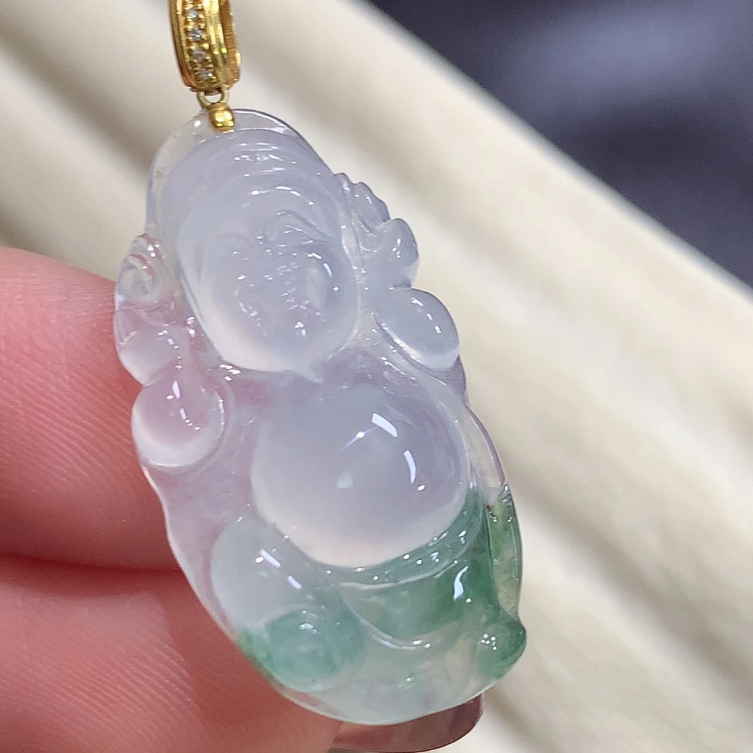 翡翠18K金镶嵌颈饰财神