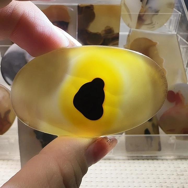 玛瑙/玉髓未镶嵌珠宝奇石