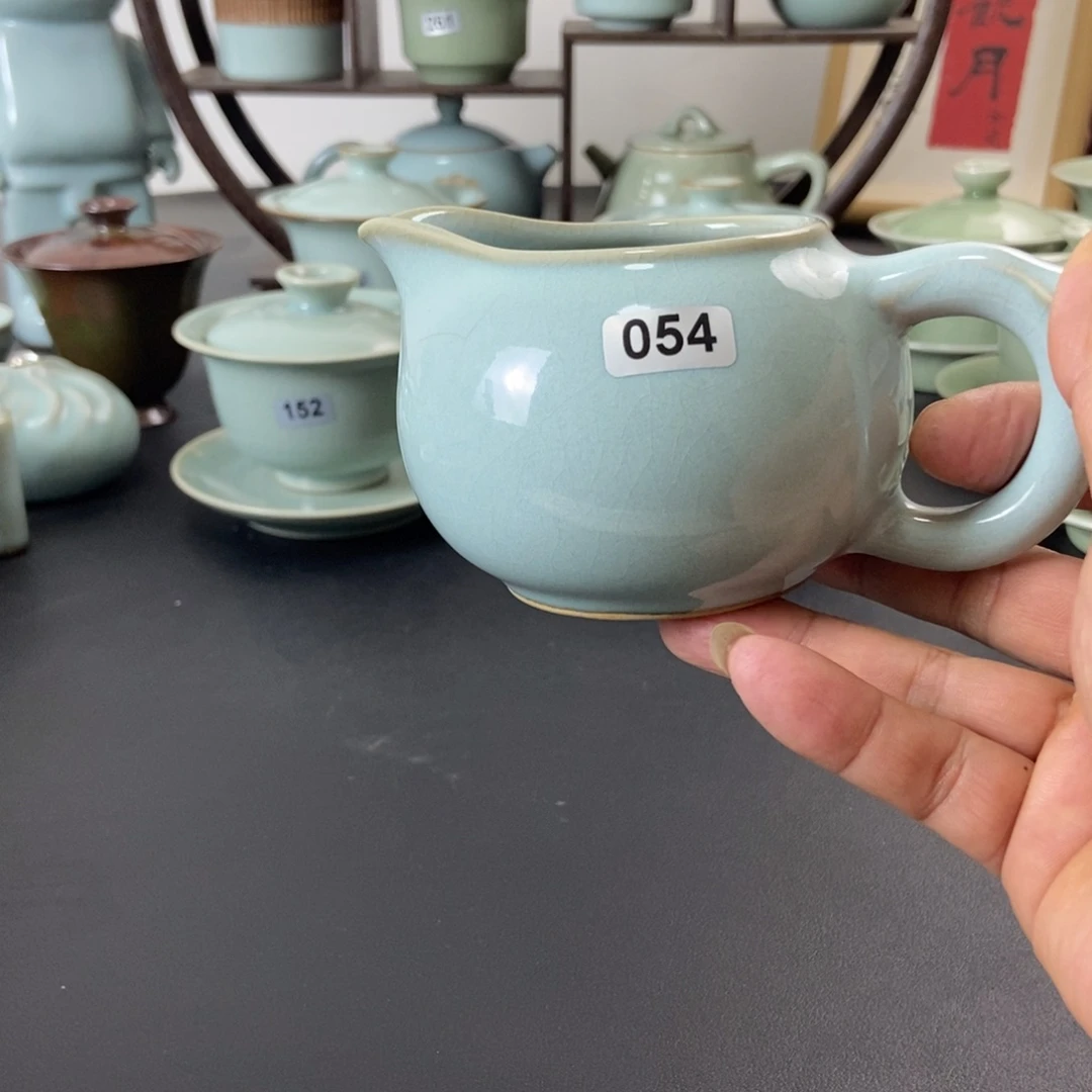 瑕品天青釉西施公道杯