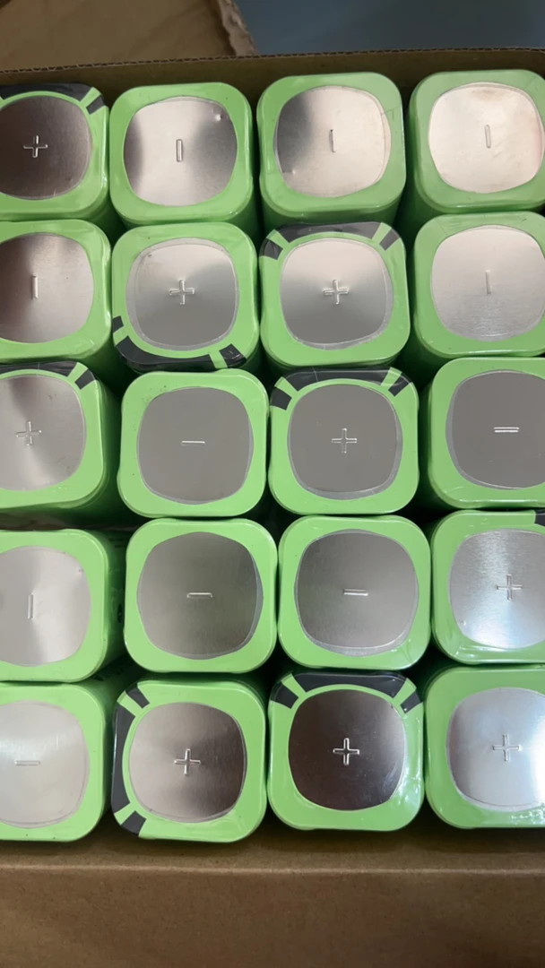 45650绿色方块电池1个（10000mah)