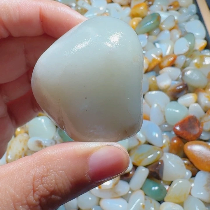 和田玉（糖玉）未镶嵌颈饰106克