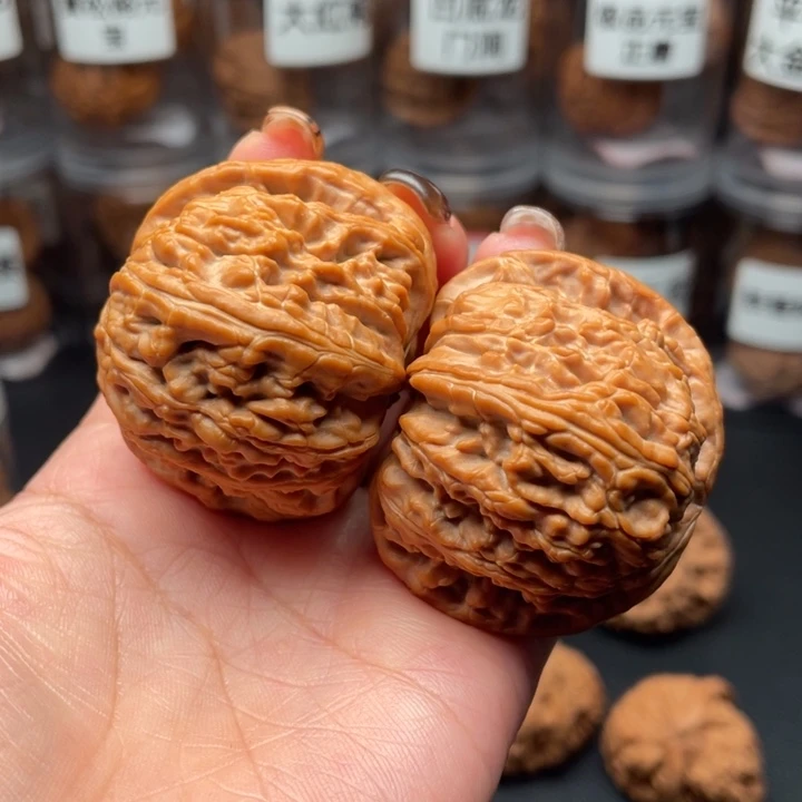 文玩核桃吊坠全品球白45