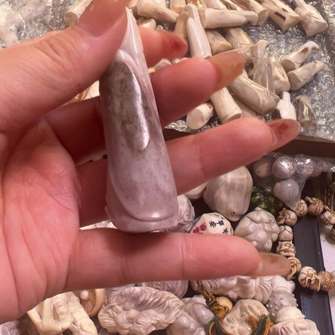 鹿骨把件亖****糖手把件