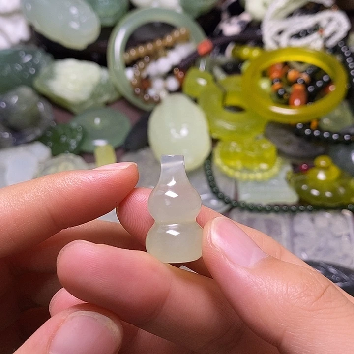 岫玉未镶嵌岫玉挂件