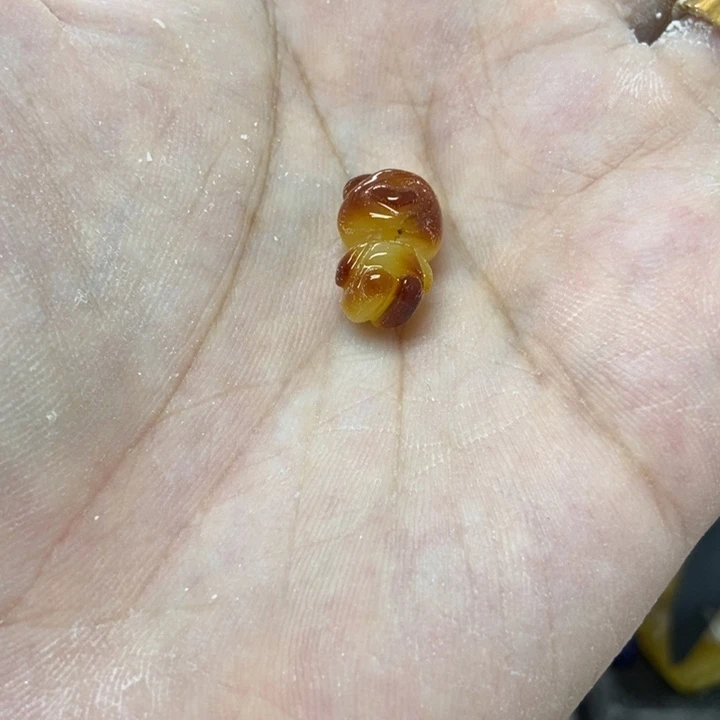 未镶嵌蜜蜡裸石吊坠