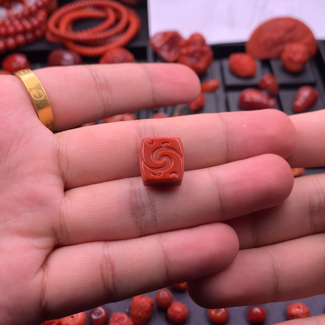 南红玛瑙未镶嵌南红精工雕刻博古文背云13mm+