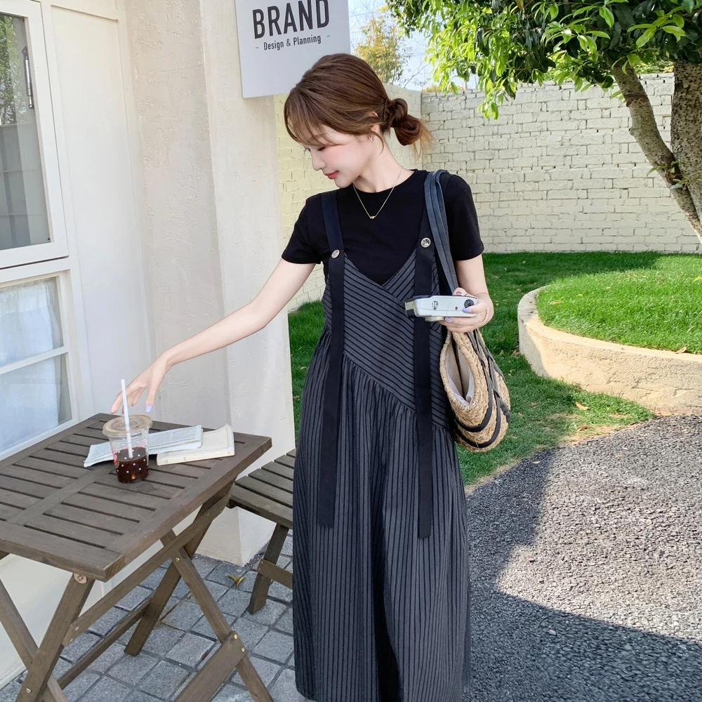 黑色休闲短袖套装女显瘦2025夏季新款小众设计感条纹背带裤两件套