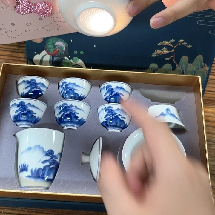 孤品茶具套装等。