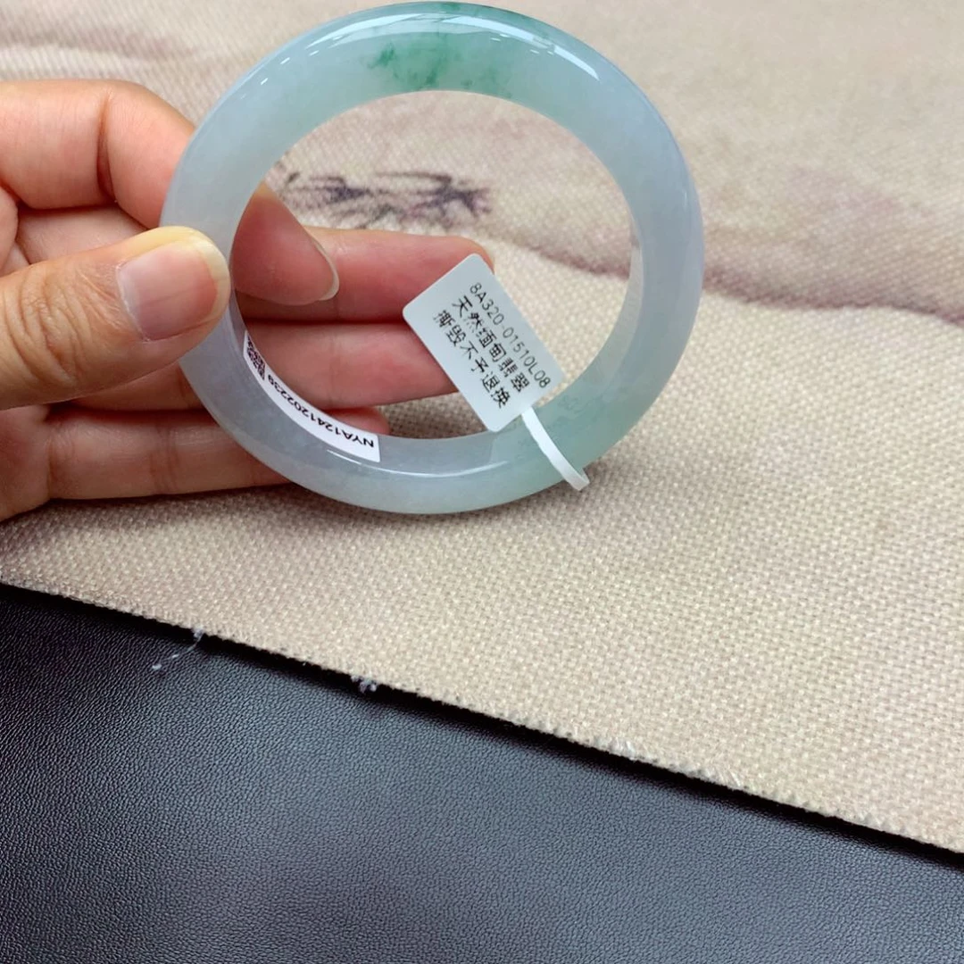 翡翠手镯未镶嵌缅甸翡翠手镯