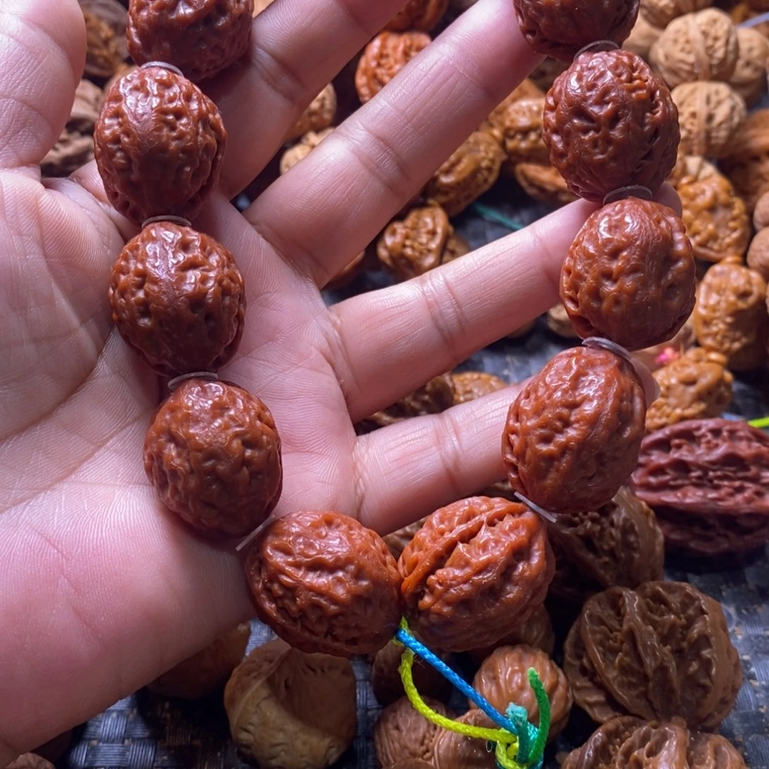 文玩核桃吊坠荔枝纹