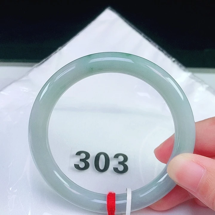 翡翠未镶嵌手镯(圆镯)58