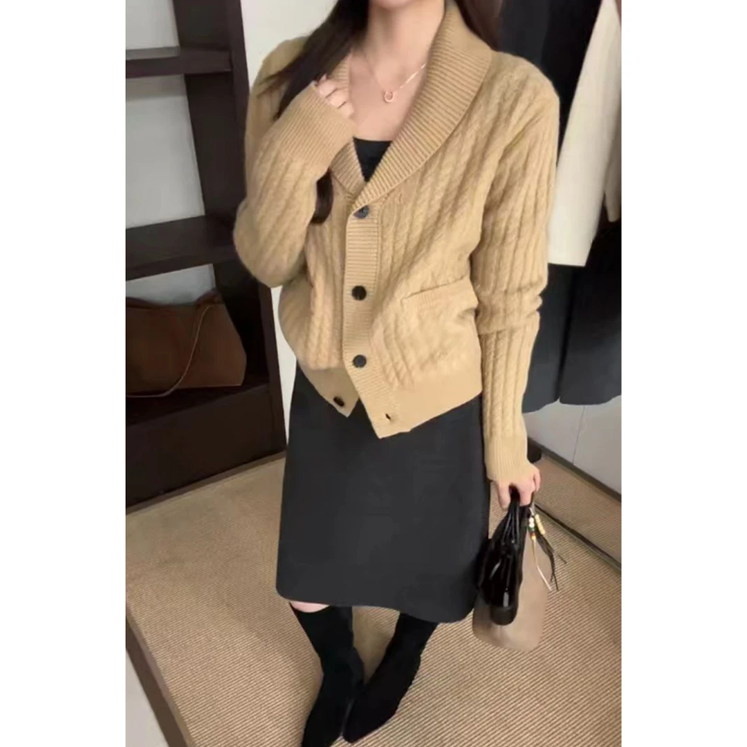 法式老钱风复古翻领麻花毛衣外套女秋冬季加厚保暖慵懒风针织开衫