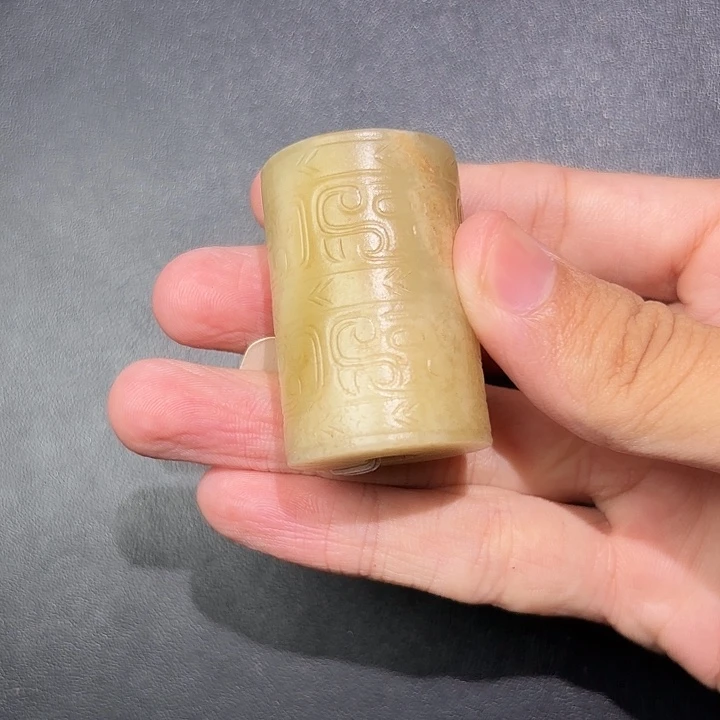 用***8未镶嵌和田玉挂件