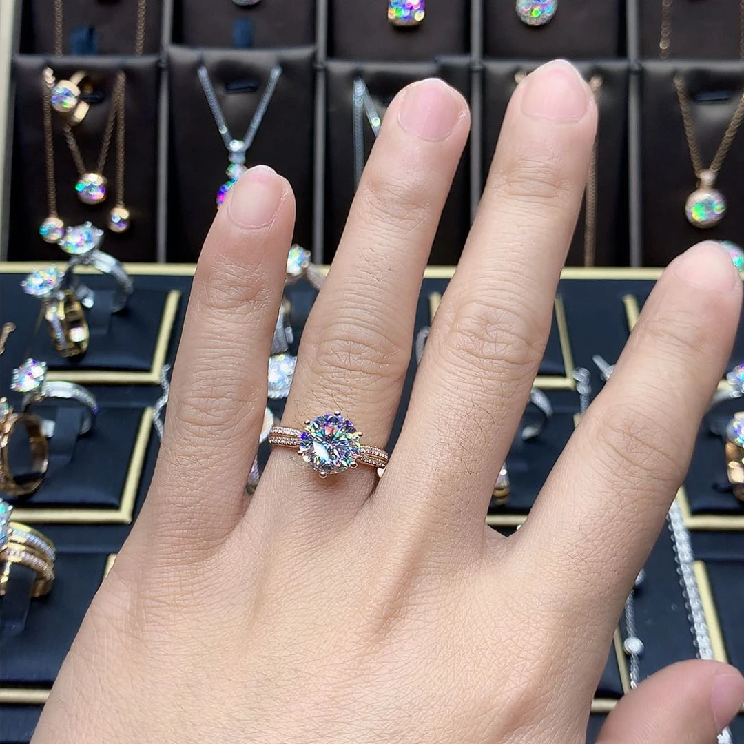 合成碳硅石（莫桑石）戒指/指环18K金镶嵌猪**扣