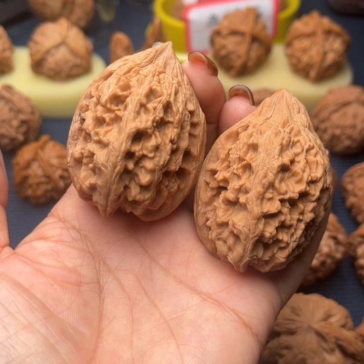 文玩核桃吊坠40大沽石全品