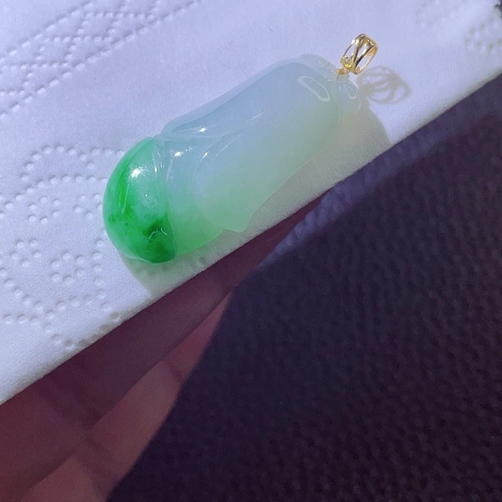 颈饰18K金镶嵌翡翠翡翠