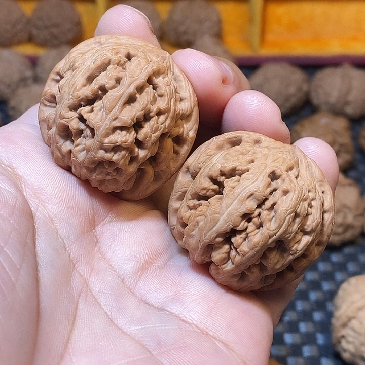 文玩核桃吊坠39尺，全品粗筋