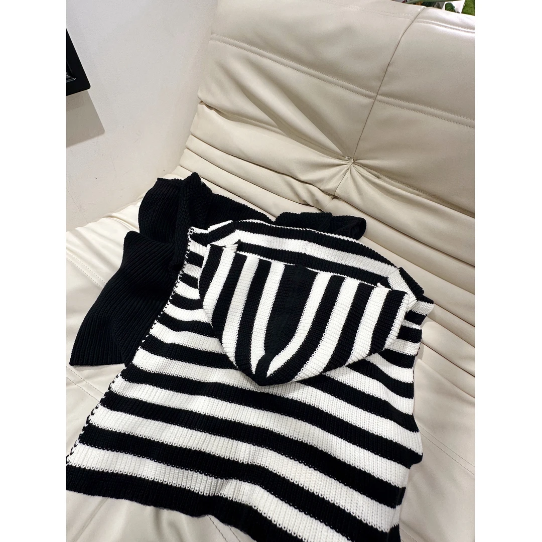 Miss Home【连帽披肩】简约条纹针织披肩气质搭配单品设计感