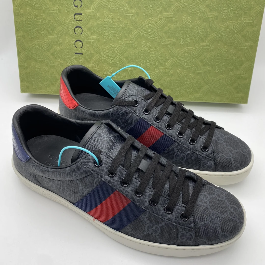 95新 GUCCI/古驰 41.5欧码/黑灰满印老花蛇鳞鸳鸯尾低帮时尚板鞋