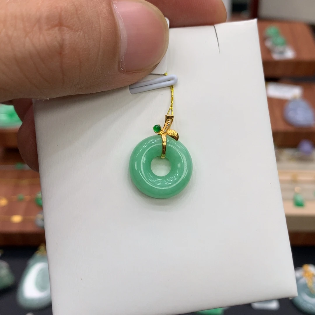 翡翠18K金镶嵌吊坠(不含链)