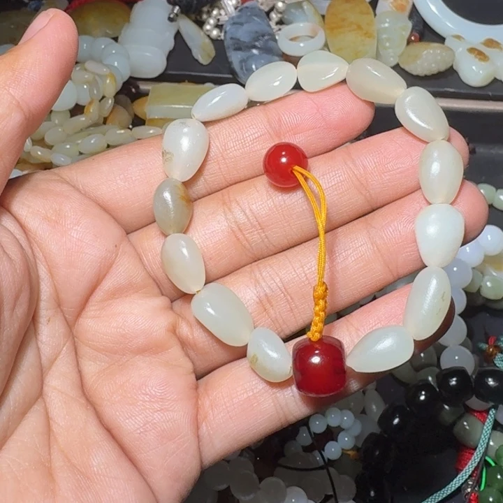 和田玉未镶嵌手链