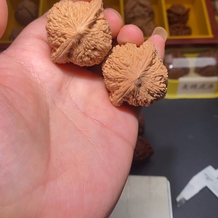 文玩核桃把件泥鳅背42