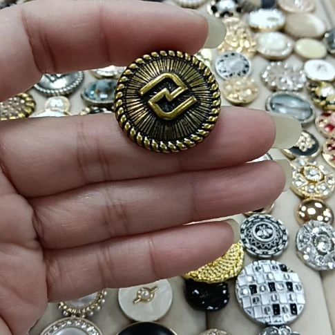 我***精品纽扣直播间专拍