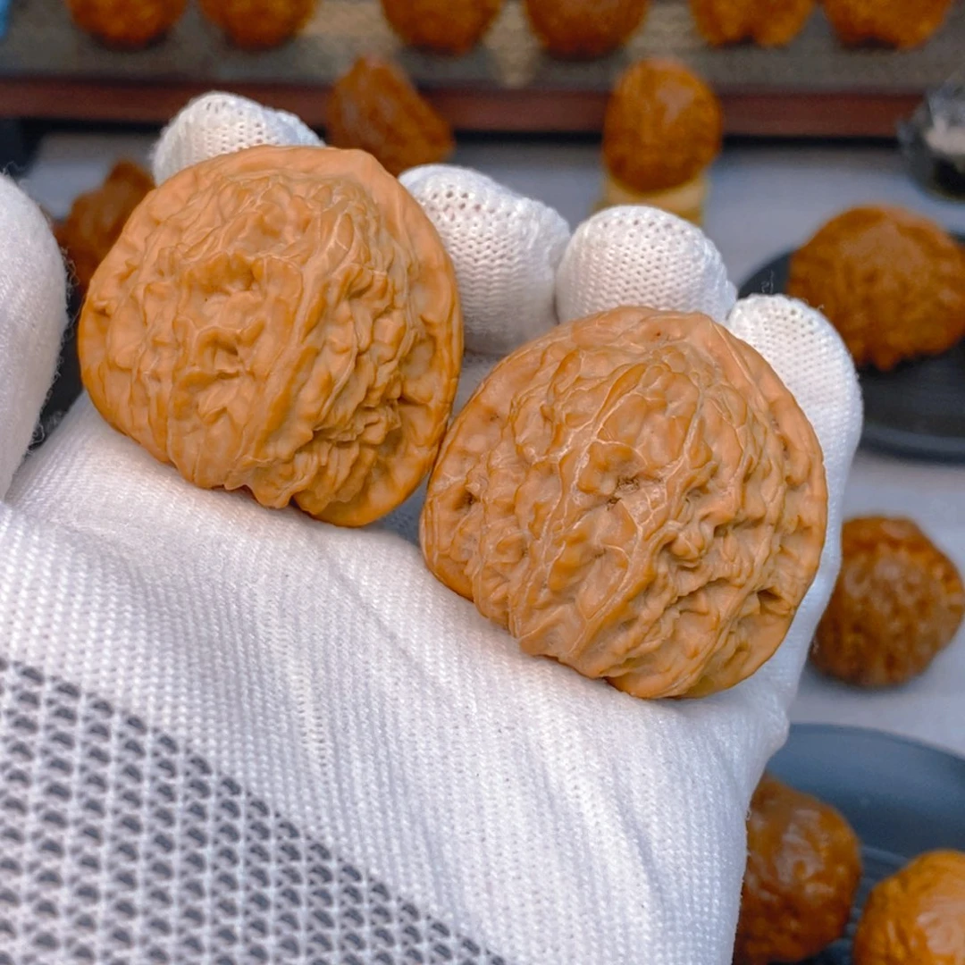 文玩核桃吊坠狗**一平谷老树三角白 树王对