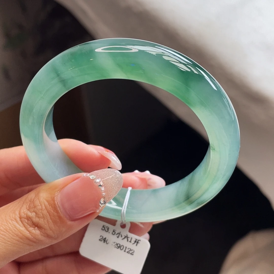 翡翠手镯未镶嵌53-54圈