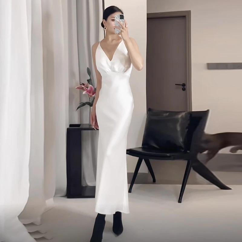 新款女高级感V领法式赫本风连衣裙性感显瘦吊带裙长裙-白吊带