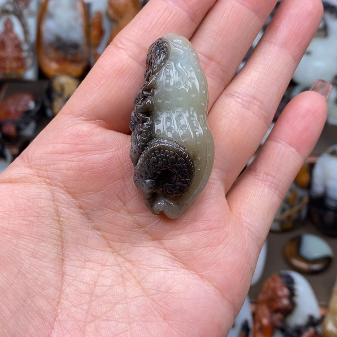 颈饰未镶嵌和田玉