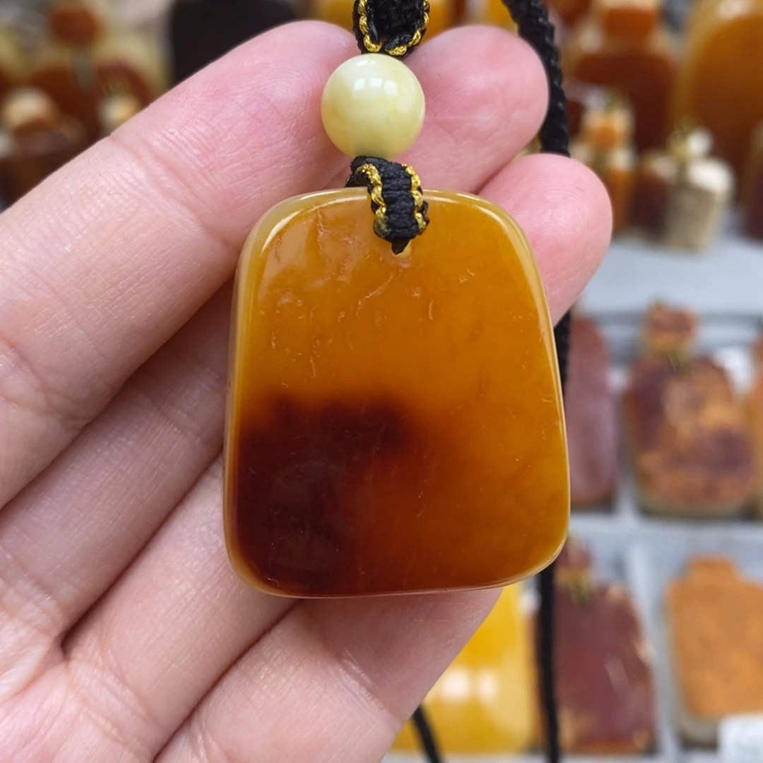 蜜蜡未镶嵌珠宝奇石