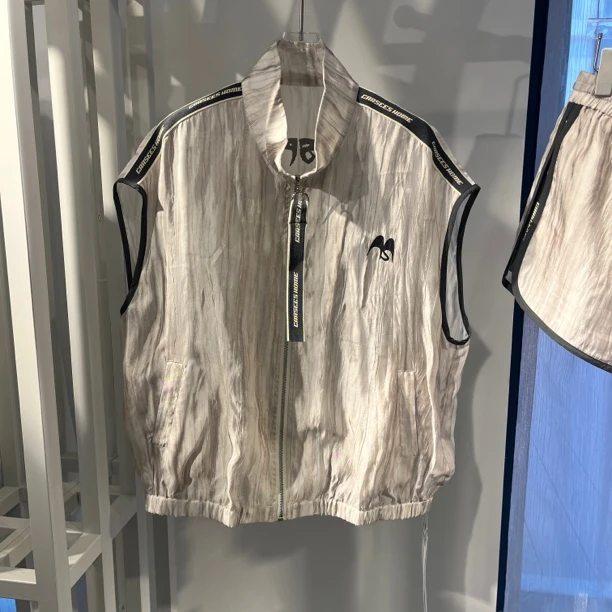 Anyspoor春夏季短袖外套84B156