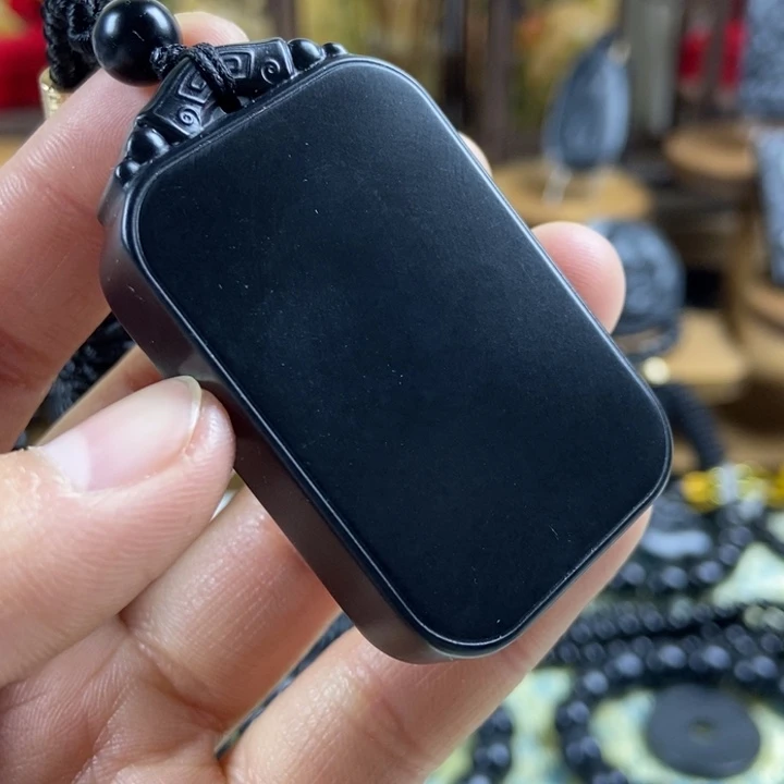 和田玉（墨玉）未镶嵌颈饰无事牌35牌