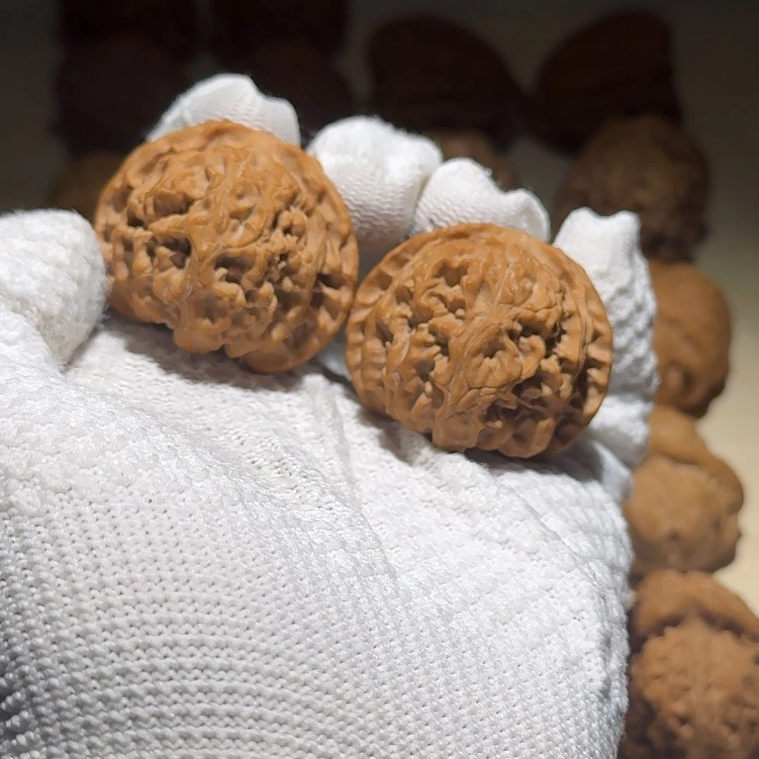 帅***️文玩核桃吊坠苹果园