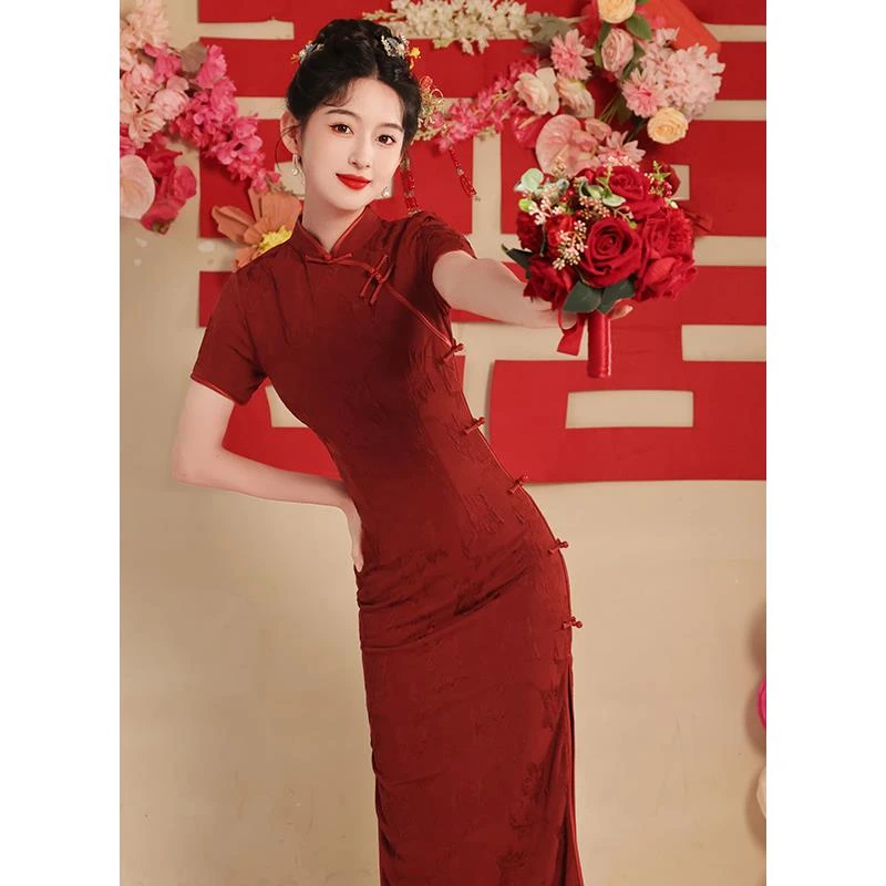 新中式旗袍敬酒服新娘夏季2025新款改良红色订婚礼服连衣裙高级感