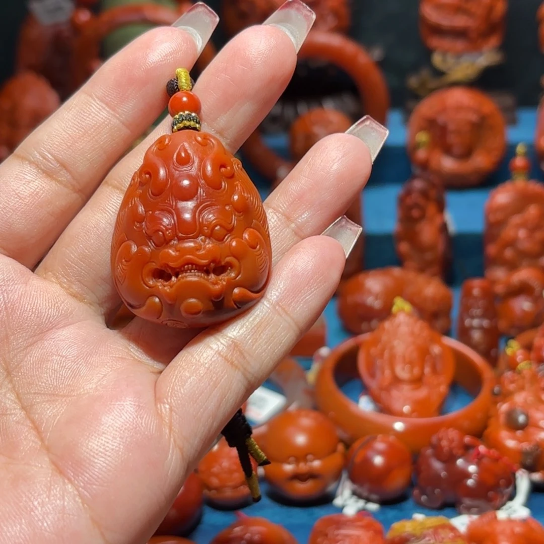 未镶嵌雕刻南红玛瑙