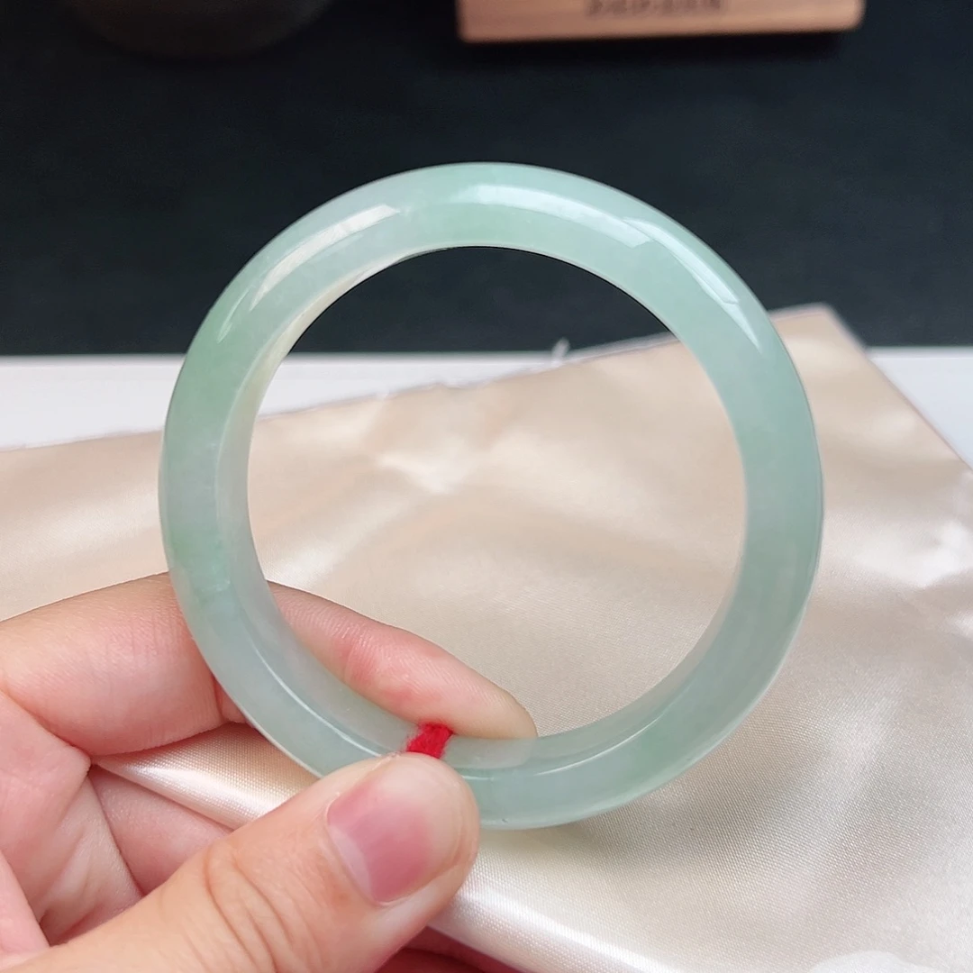 翡翠未镶嵌手镯中水镯