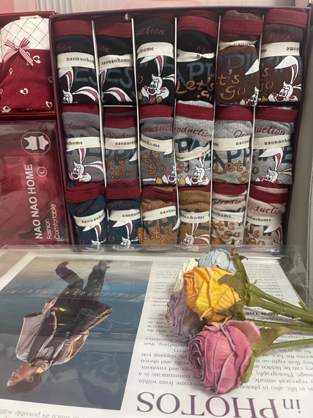 闹小姐2025新款空气棉卡通小兔可爱高腰柔软高弹包臀抗菌三角裤