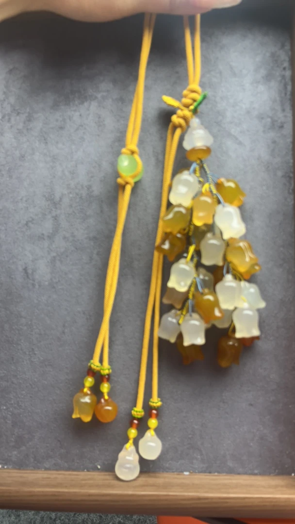 天然玛瑙玉石铃兰花车挂