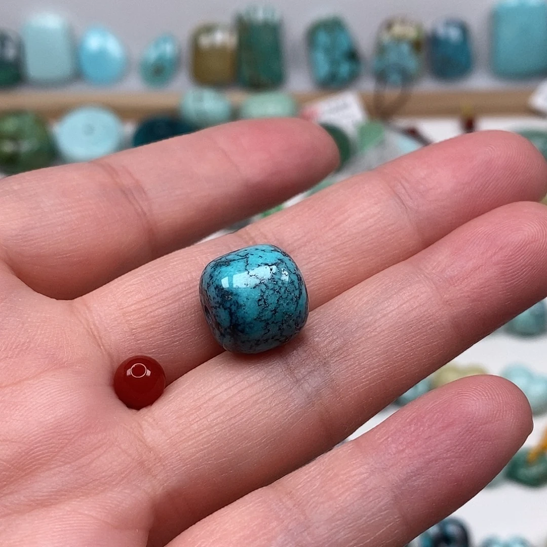 白***家未镶嵌南红玛瑙珠宝奇石