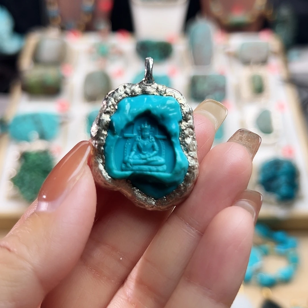 绿松石未镶嵌颈饰